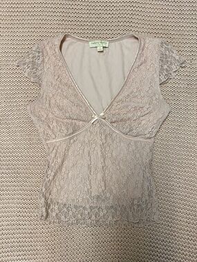 ✰ blush v necked lace top ✰